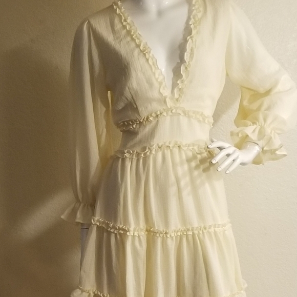 Everything - Picture 3 of 16